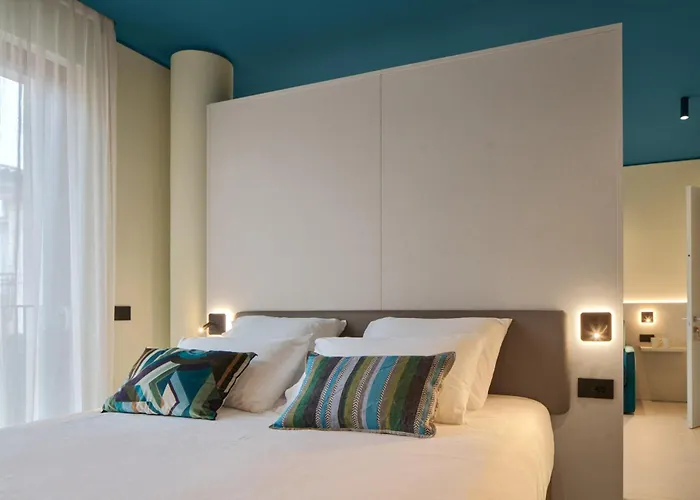 Wanderlust - Suite&spa - Apartments&villas - Bardolino, Di Garda - Verona Hotel Bardolino