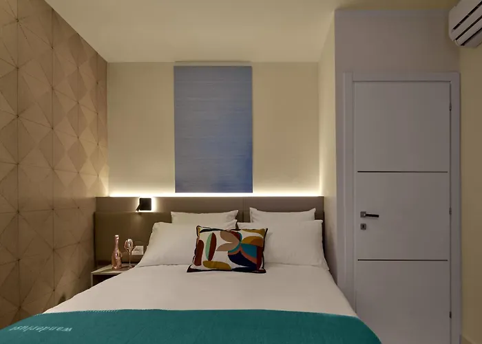 Wanderlust - Suite&spa - Apartments&villas - Bardolino, Di Garda - Verona 4* Bardolino