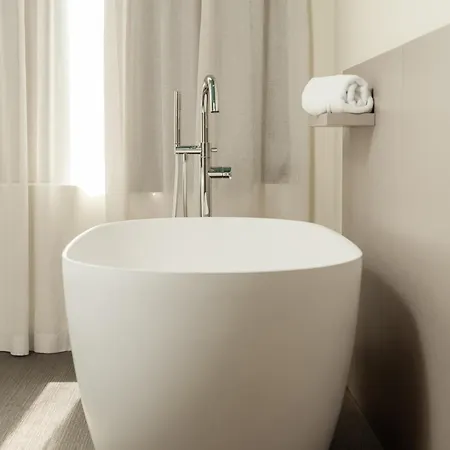 Wanderlust - & - & - Bardolino, Di Garda - Verona Отель 4*