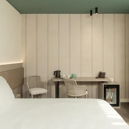 Wanderlust - & - & - Bardolino, Di Garda - Verona 4* 巴多利诺