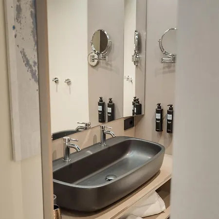 Hotell Wanderlust & - & - Bardolino, Di Garda - Verona 4*