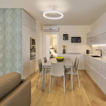 Wanderlust - & - & - Bardolino, Di Garda - Verona Бардоліно