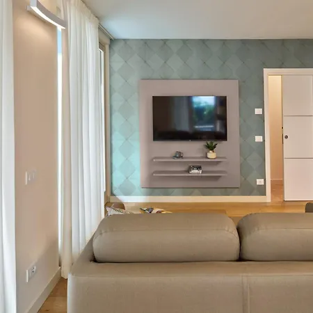 Готель Wanderlust - & - & - Bardolino, Di Garda - Verona 4*