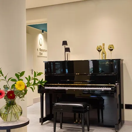 Отель Wanderlust - & - & - Bardolino, Di Garda - Verona 4*